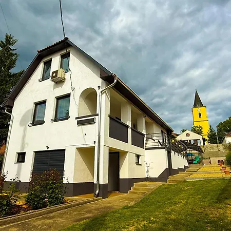 Kamilla Vendeghaz * Mád