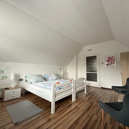 Kamilla Vendeghaz Mád