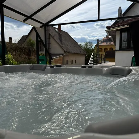 Kamilla Vendeghaz Appartement *