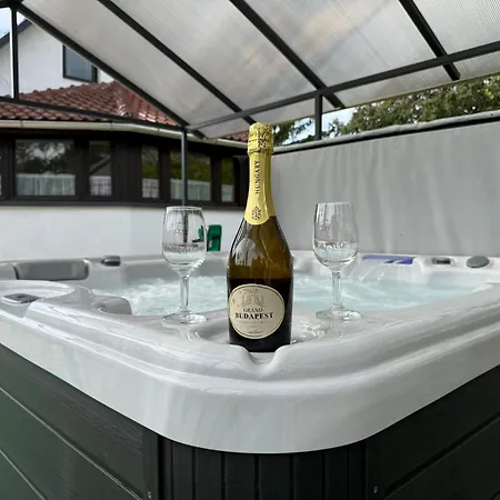 Kamilla Vendeghaz Appartement